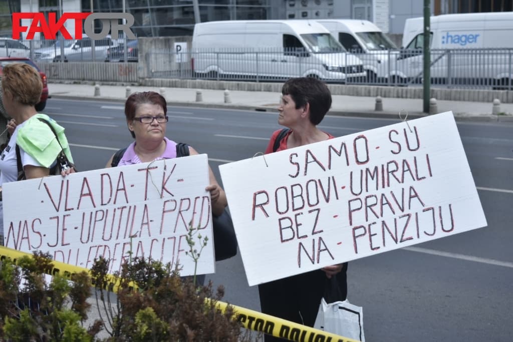 Protest ispred Vlade, radnika preduzeća Borac