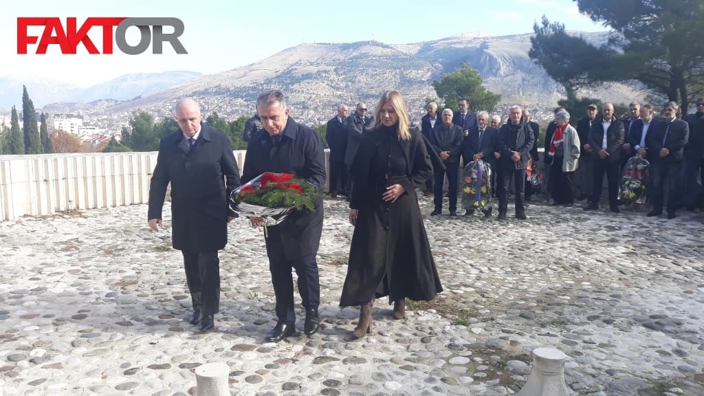 Partizansko groblje Mostar DD 01.jpg