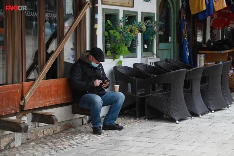 Zatvoreni ugostiteljski objekti, puste ulice Sarajeva