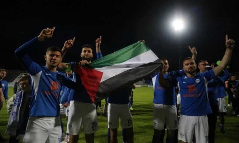 Fudbaleri Novog Pazara proslavili opstanak noseći zastavu Palestine