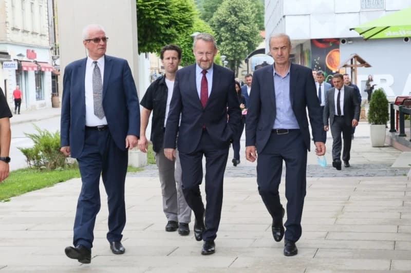 Izetbegović u Travniku: Potrebno izgraditi cestu i srednju školu