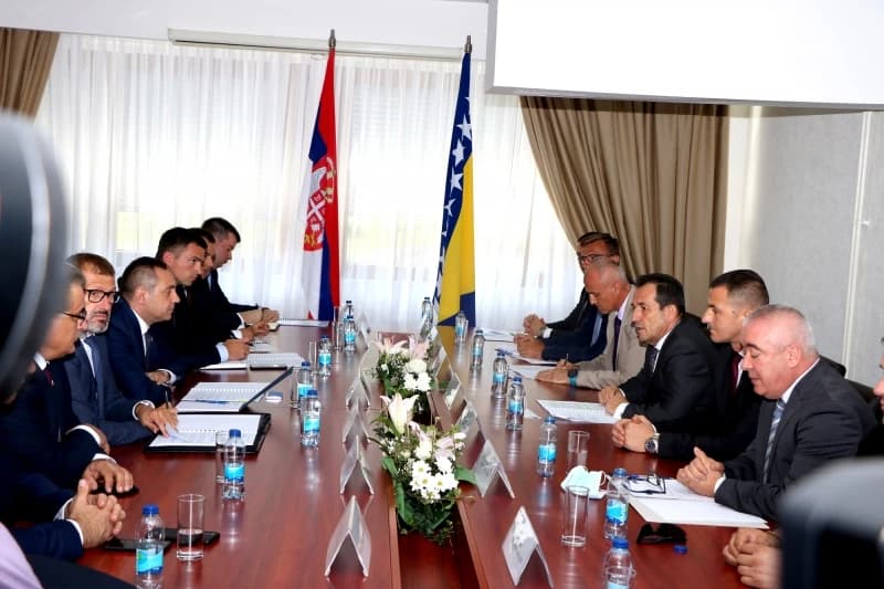 Cikotić i Vulin potpisali niz međunarodnih ugovora između BiH i Srbije