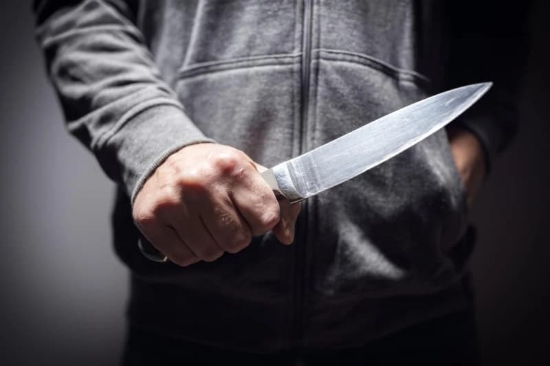 Napad nožem 