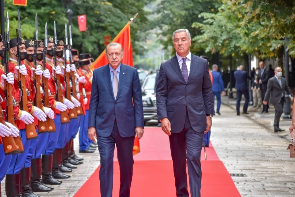 Turski predsjednik Erdogan stigao na Cetinje, dočekan uz najviše državne počasti