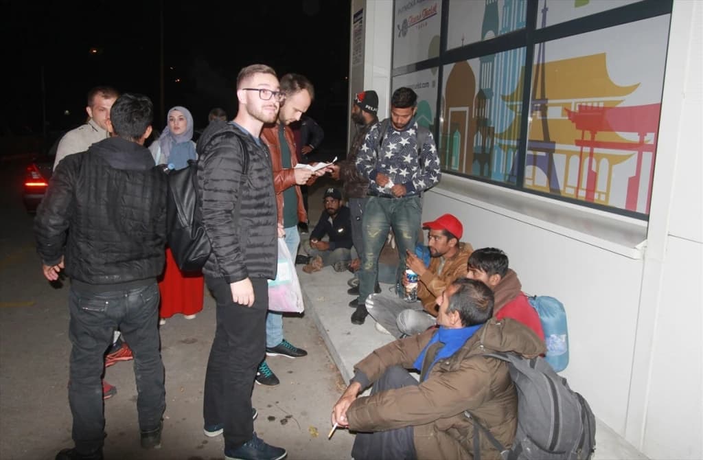 Tuzlaci svakodnevno pomažu grupama migranata i izbjeglica