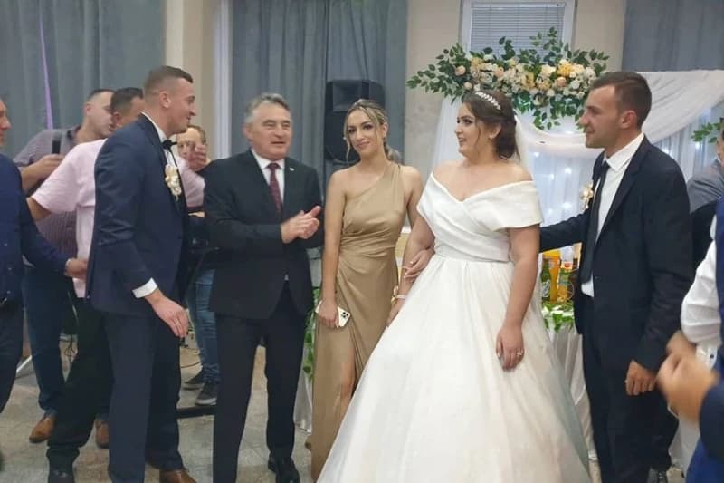 Željko Komšić na svadbi u Goraždu
