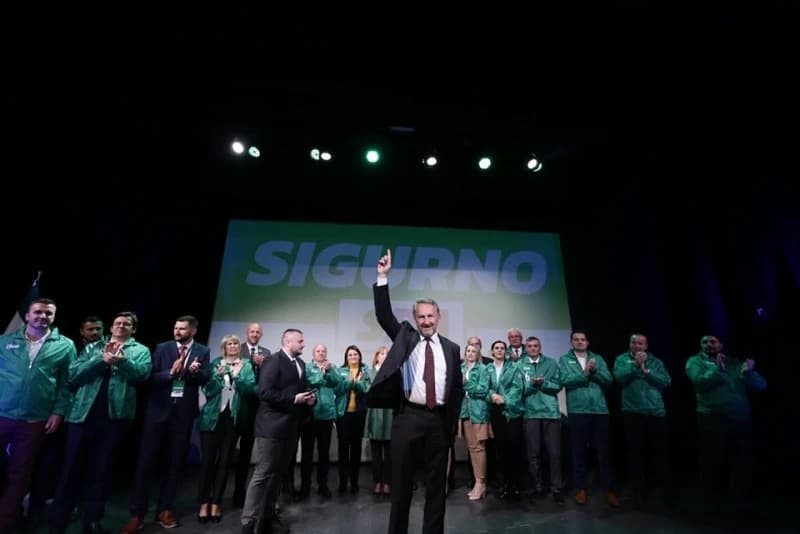 Izetbegović pisao članovima i simpatizerima SDA: U nedjelju, ako Bog da, idemo ka velikoj pobjedi