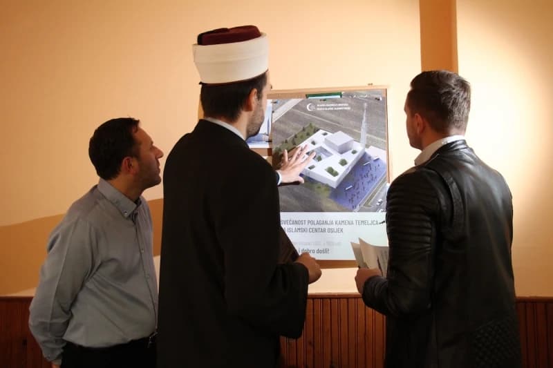 Sutra polaganje kamena temeljca za islamski centar u Osijeku