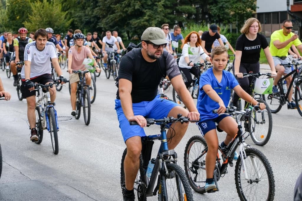 Udruženje građana “Giro di Sarajevo“ po 11. put organizovalo je rekreativnu biciklističku vožnju ulicama glavnog grada BiH