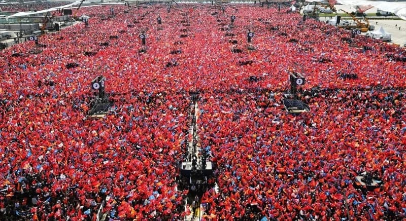Više od 1,7 miliona ljudi na mitingu AK Partije u Istanbulu: Erdogan najavio treći tunel ispod Bosfora