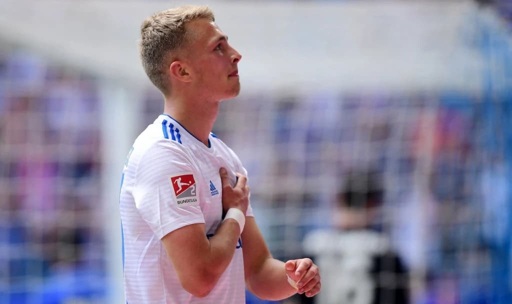 Bayern doveo 19-godišnjeg napadača Jann-Fietea Arpa
