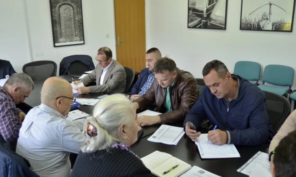 Inicijativa: Inzko treba nametnuti zakon o zabrani negiranja genocida