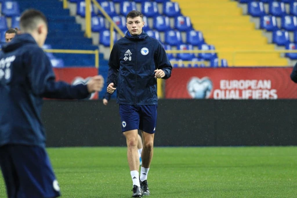 Stiglo objašnjenje kluba: Zašto Ahmedhodžić nije došao na okupljanje reprezentacije BiH