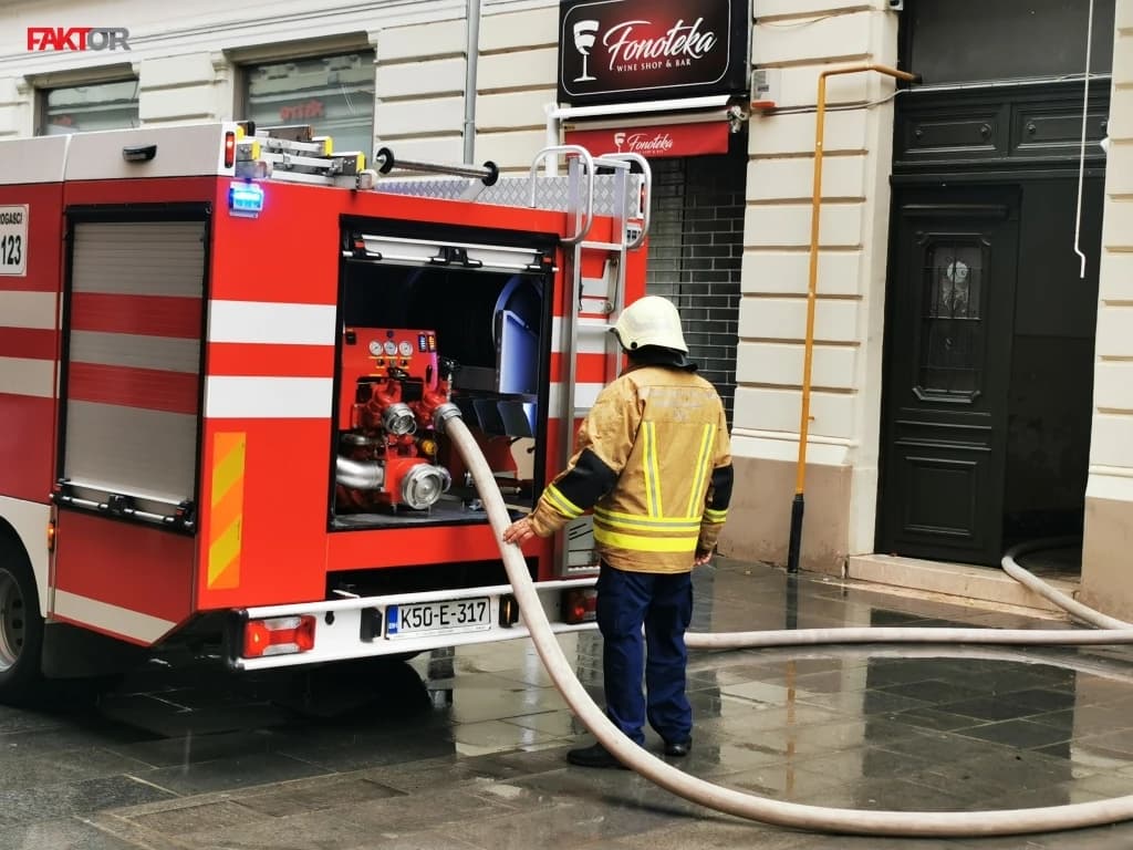 U požaru na Alipašinom Polju povrijeđeni žena i dvoje djece, pomoć zatražili policajac i vatrogasac