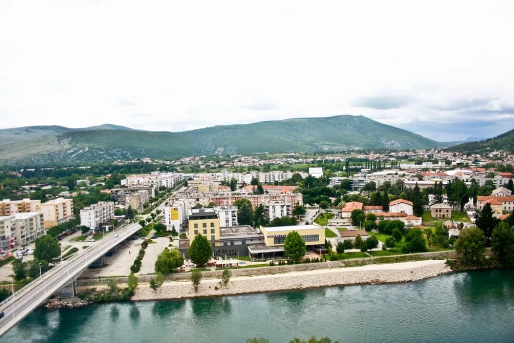 Zaštititi stanovnike Čapljine koji ne žele oznake na svojim kućama sa neustavnim grbom