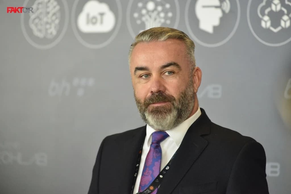Generalni direktor BH Telecoma: Kahrimanu priznanje PRO PR Globe Awards Vision Manager