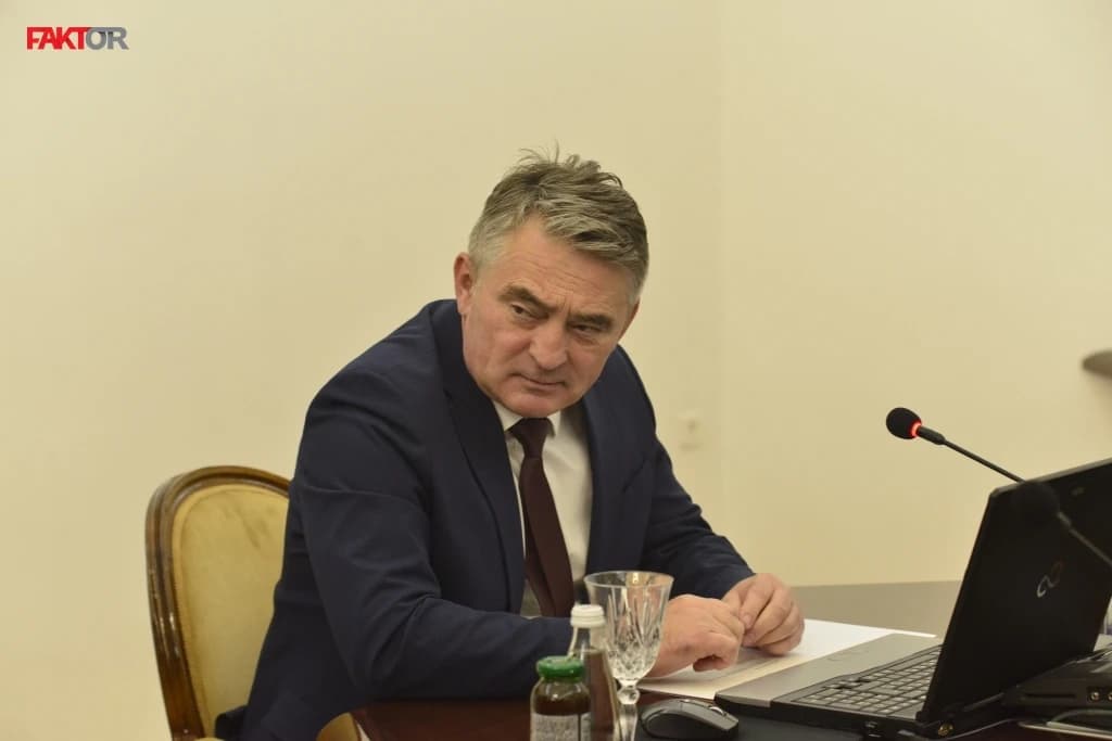 Komšić: Potezi koje vuče međunarodna zajednica vode podjeli BiH, mislim da poslije Schmidta neće biti više visokih predstavnika