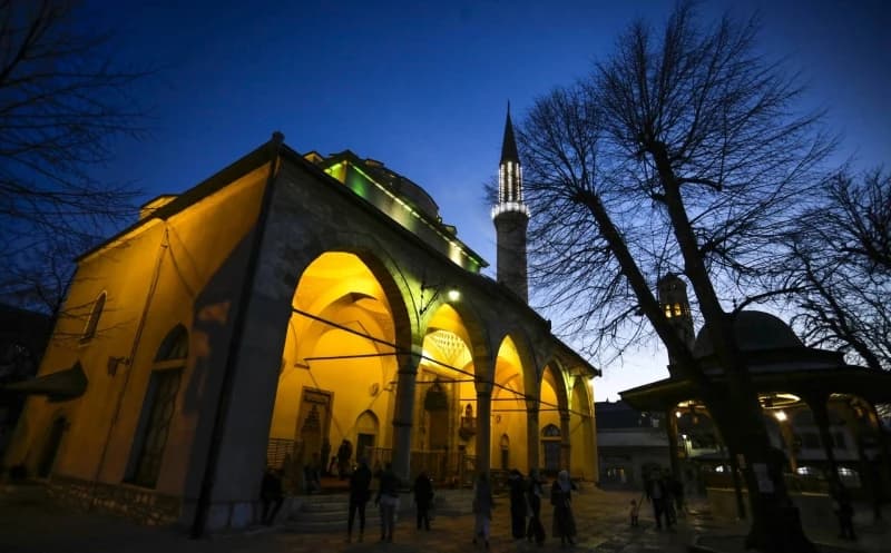 Muslimani večeras obilježavaju mubarek noć Lejletu-r-regaib