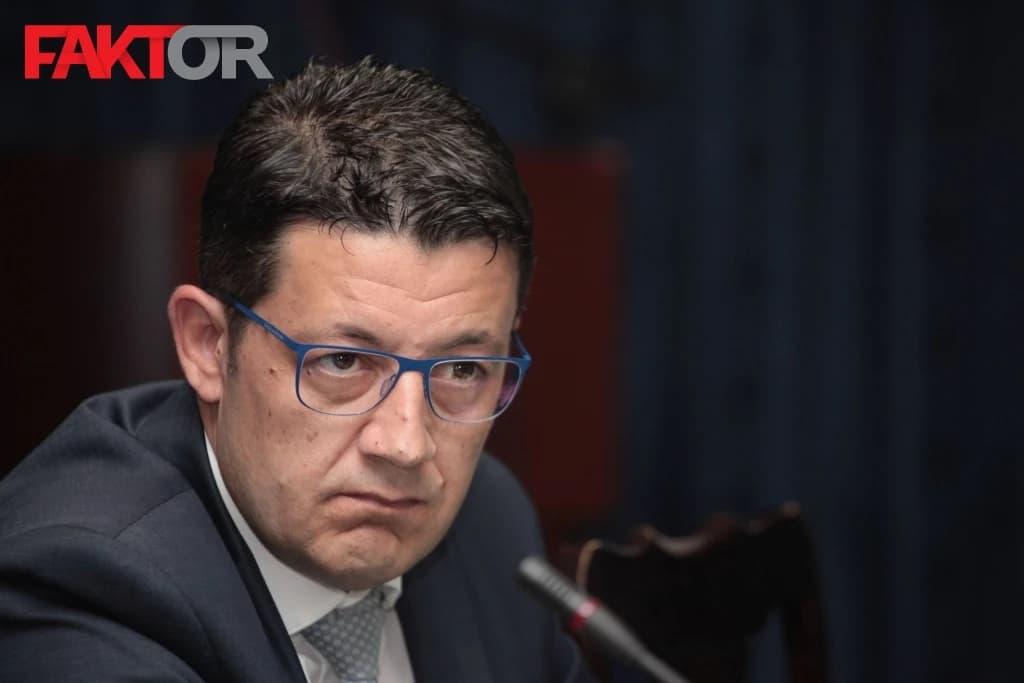 Čampara: Vlada KS povećala Konakoviću i Forti tekuću rezervu, a odbili podržati đake i studente