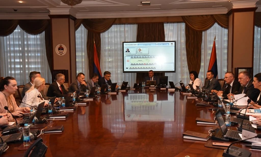 Podaci entitetske vlade: Republika Srpska dužna gotovo 5,2 milijarde maraka