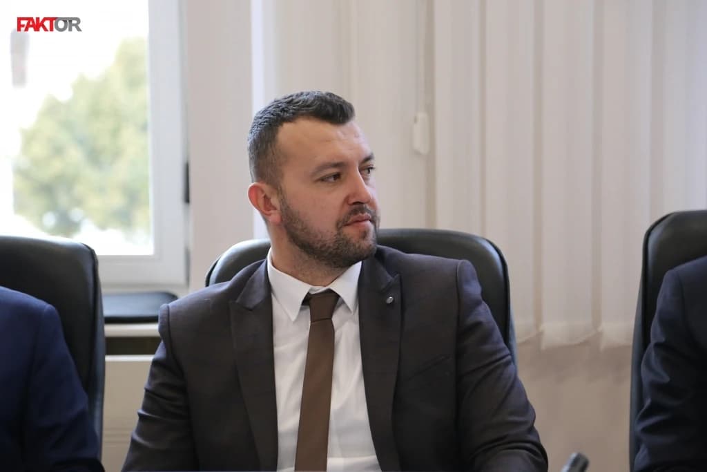 Kalem: Naredba o javnom prijevozu u KS primjenjivat će se sutra od ponoći