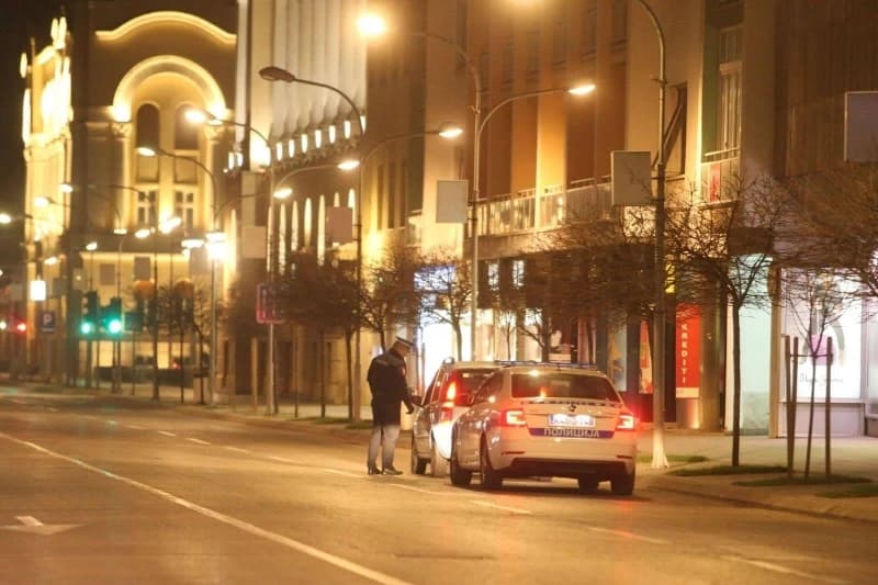 Zbog nepoštivanja policijskog sata kažnjeno 49 osoba