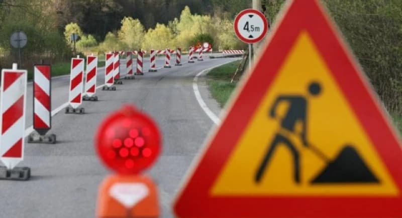 Saobraćaj naizmjenično, jednom trakom, na putu Olovo - Kladanj