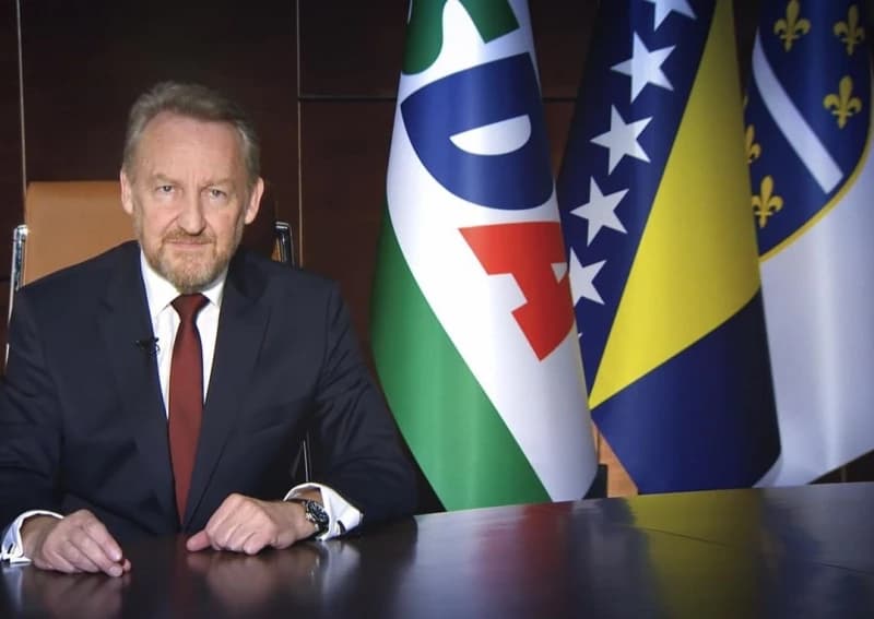 General Divjak je zaslužio da zauvijek ostane u sjećanju i srcima bh. patriota