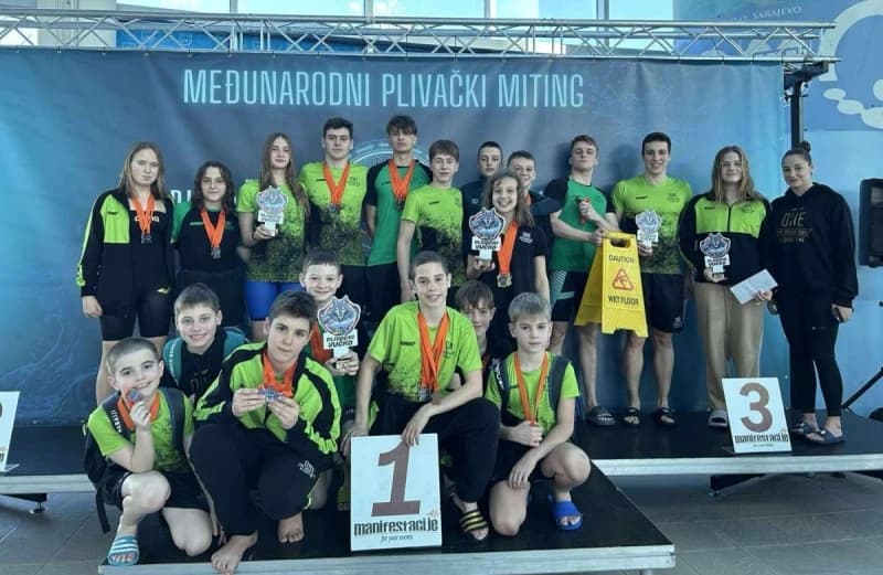 Dominacija PK Sport time: Na Otoci isplivali više od 100 medalja