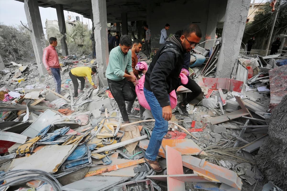 Spašavanje iz ruševina u Gazi