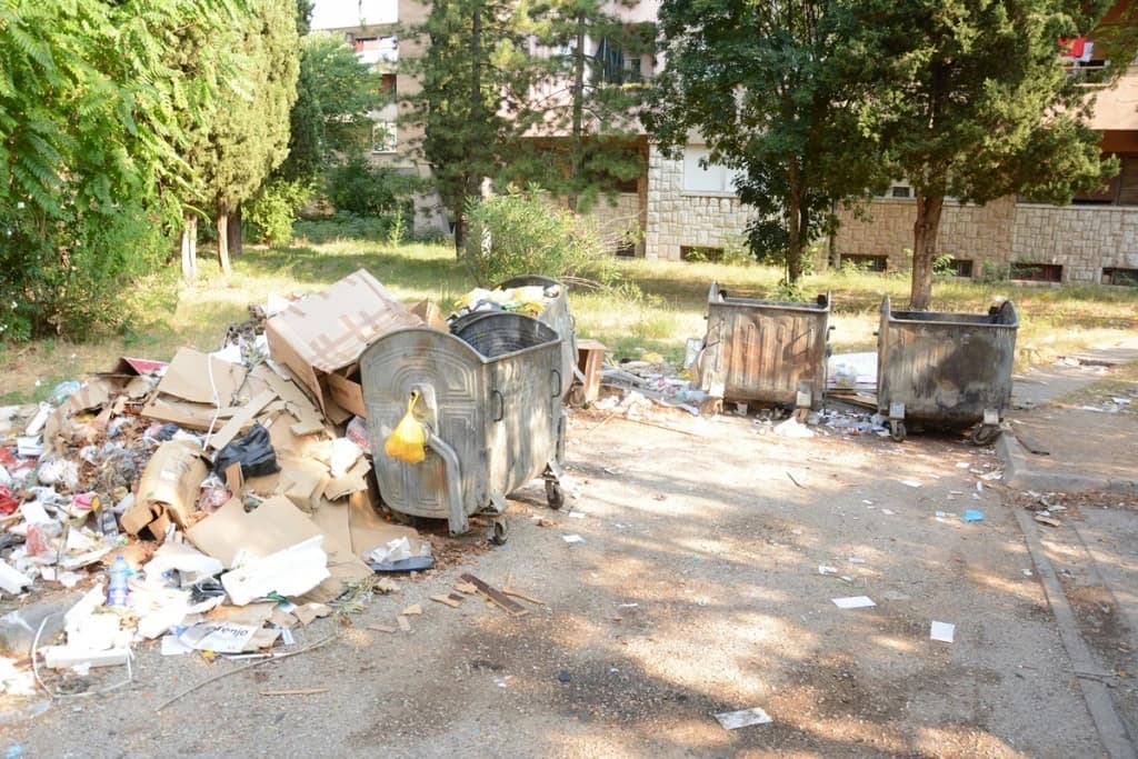 Mostar: Grad zatrpan smećem