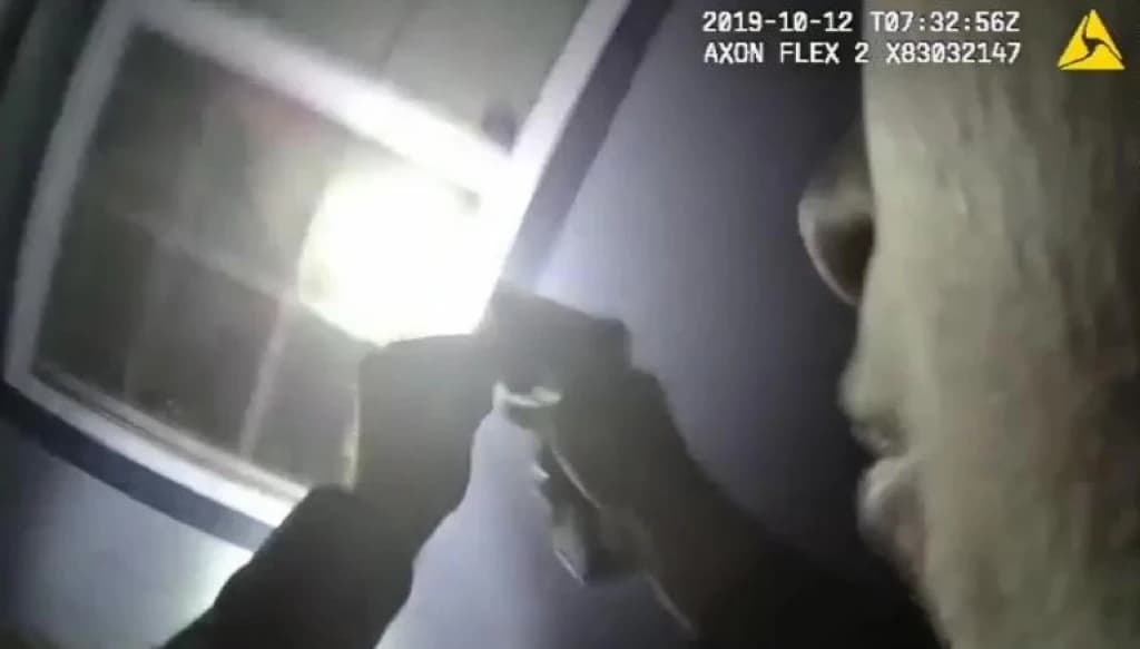 Snimak s kamere koju je na sebi imao policajac