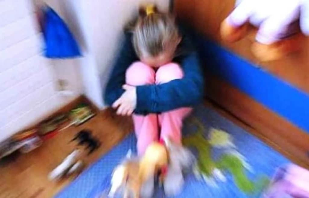 Užas u Srbiji: Mobilnim snimao seksualni odnos sa sedmogodišnjom djevojčicom