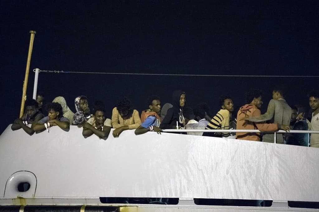 Izbjeglice na brodu u Siciliji