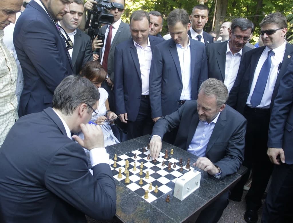 Bakir Izetbegović i Aleksandar Vučić, partija šaha 22. 07. 2015. Beograd