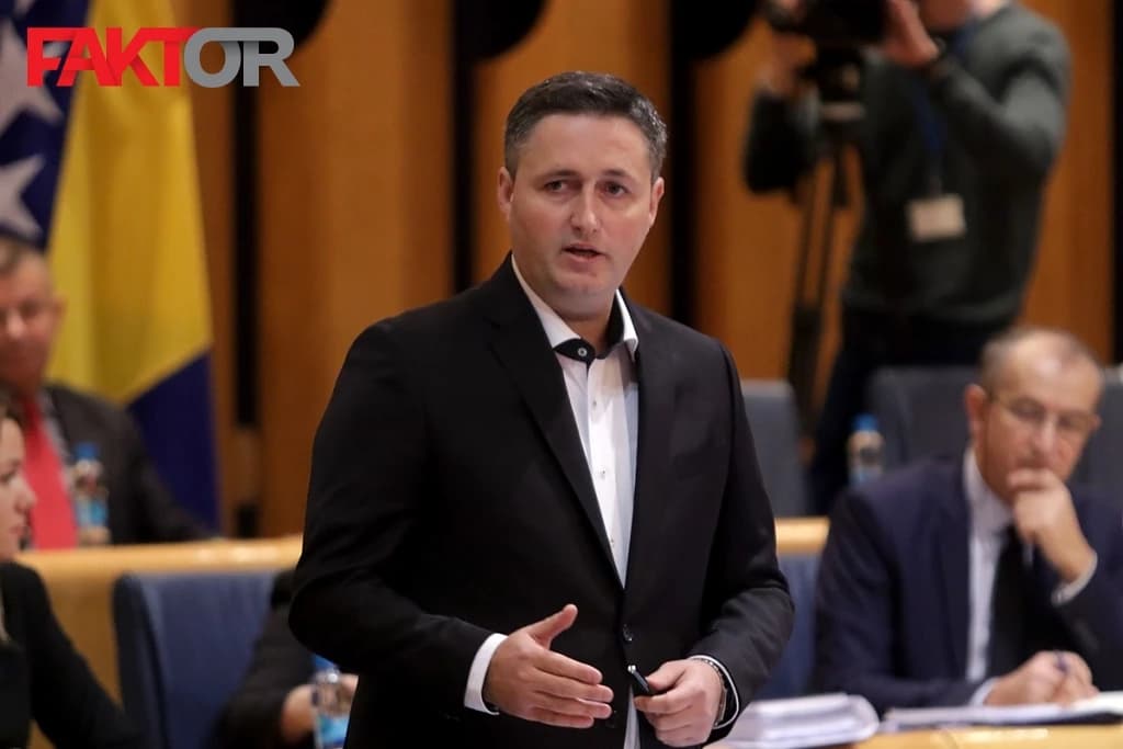Bećirović odgovorio na pitanje da li je uzimao plaću: Svako živ je primao, ali nismo svi isti