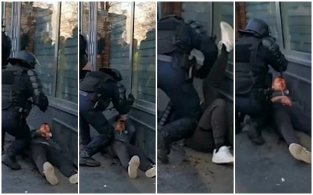 Policajac snimljen dok udara mladića