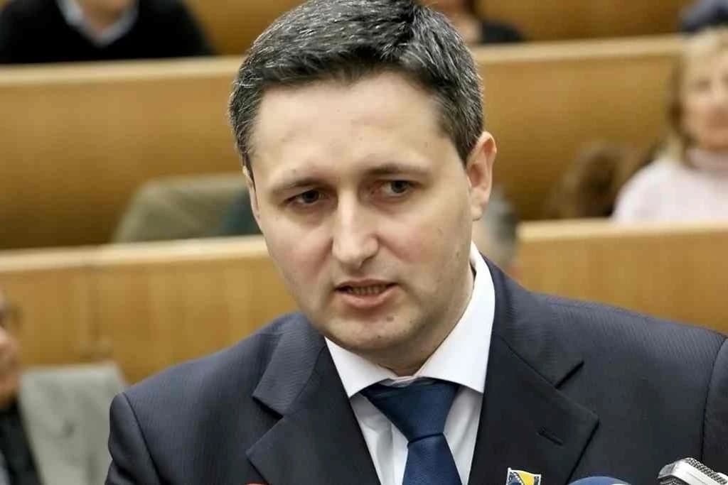 Denis Bećirović 