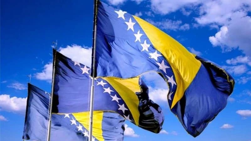 Prije 22 godine dobili smo aktuelnu zastavu BiH