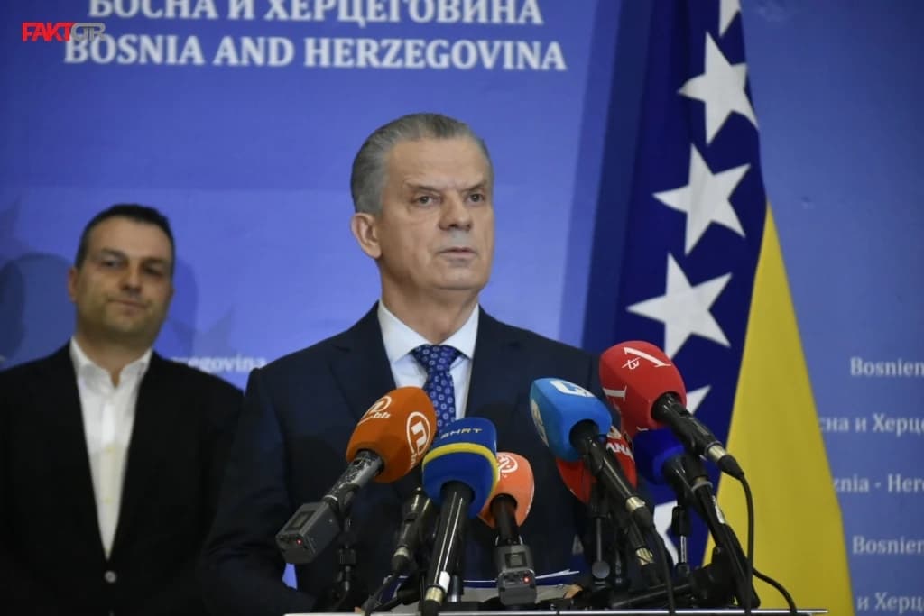 Radončić: Zatvoriti aerodrom!