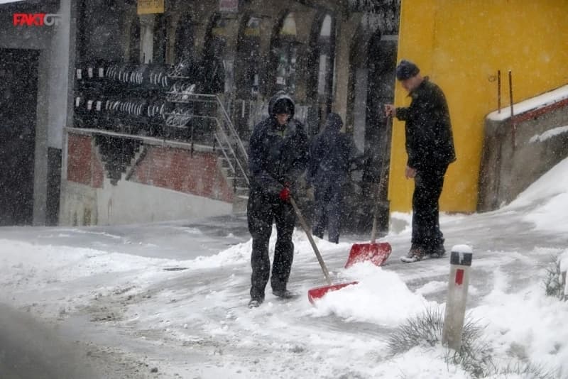 Ne ostavljajte lopate za čišćenje snijega trebat će nam još