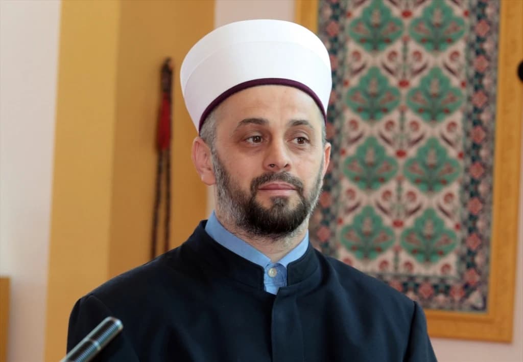 Esnaf ef. Imamović, imam Svijetle džamije u Tuzli: Možda nam je ovo jedan vid sugestije od Allaha dž. š.