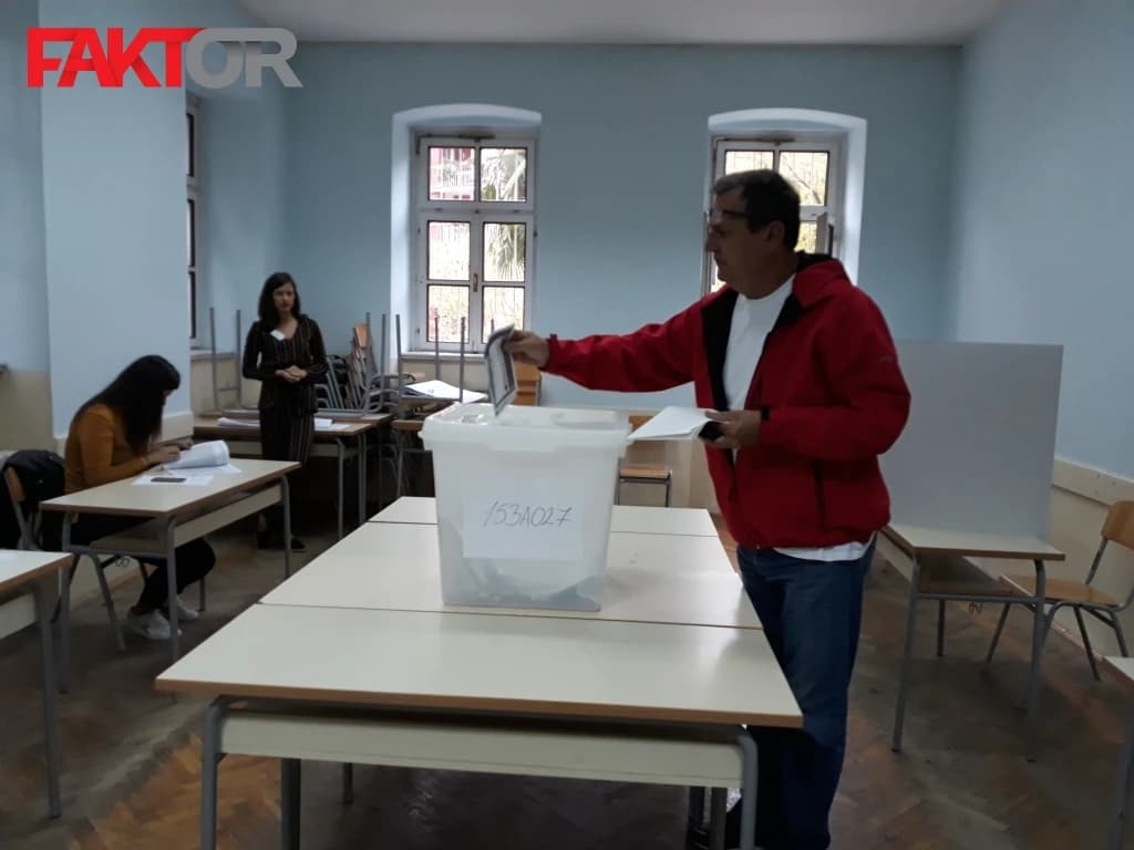 Otvorena sva biračka mjesta u Mostaru, Tešnju, Maglaju, Zavidovićima