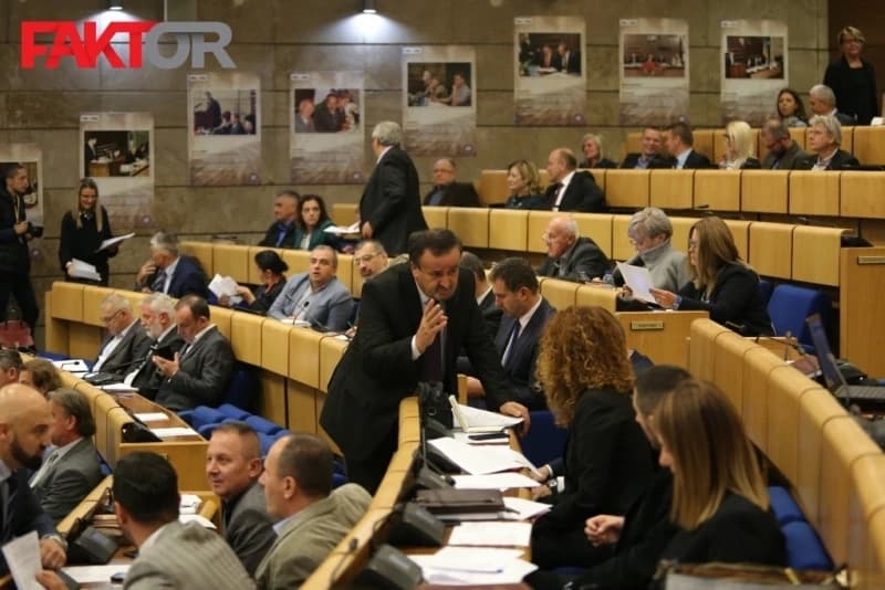 Dom naroda: Nije usvojena informacija Vlade FBiH, upućen apel za raspodjelu donirane opreme