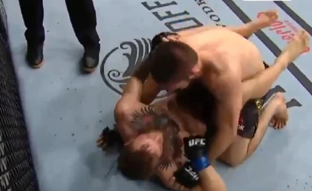 Novi snimak otkriva šta je Khabib govorio McGregoru tokom najvećeg demoliranja