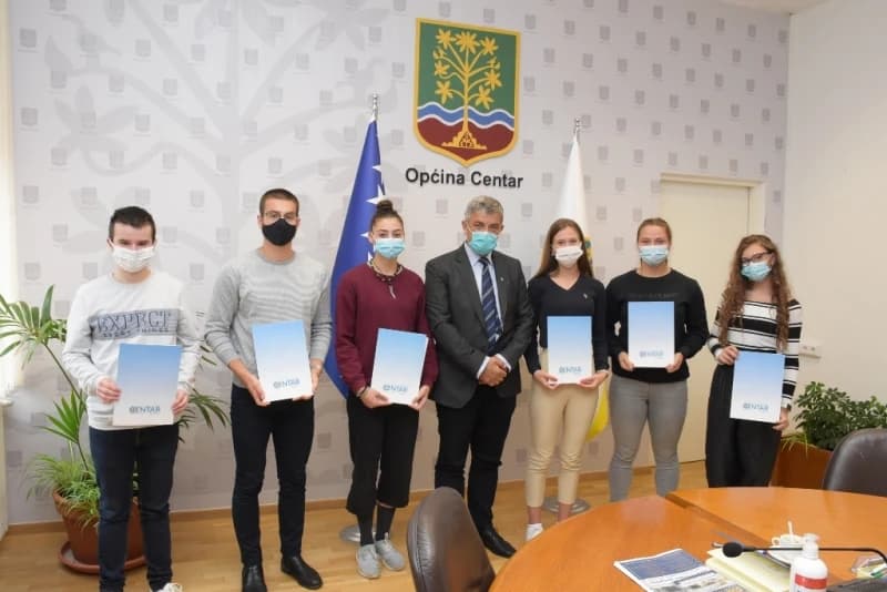 Sportisti i istaknuti mladi učenici za ostvarene rezultate dobili novčanu nagradu Općine Centar