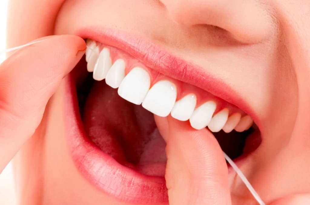 Zubni konac najbolje očisti zube