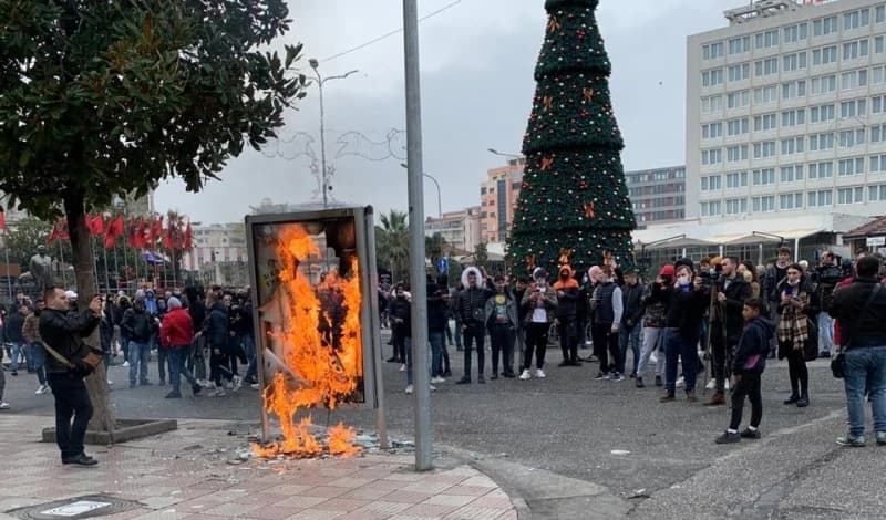 Albanija protesti