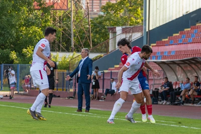 Koga je Vlado Jagodić nazvao "šačicom spodoba"?